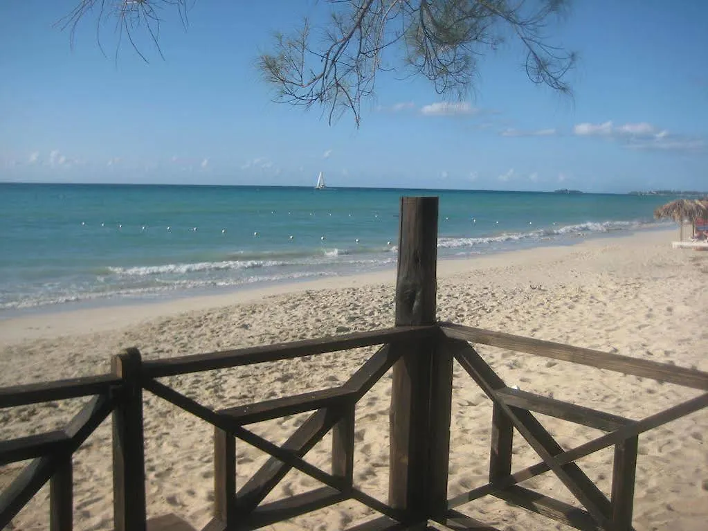 Roots Bamboo Beach Resort Negril 2*,  Jamajka