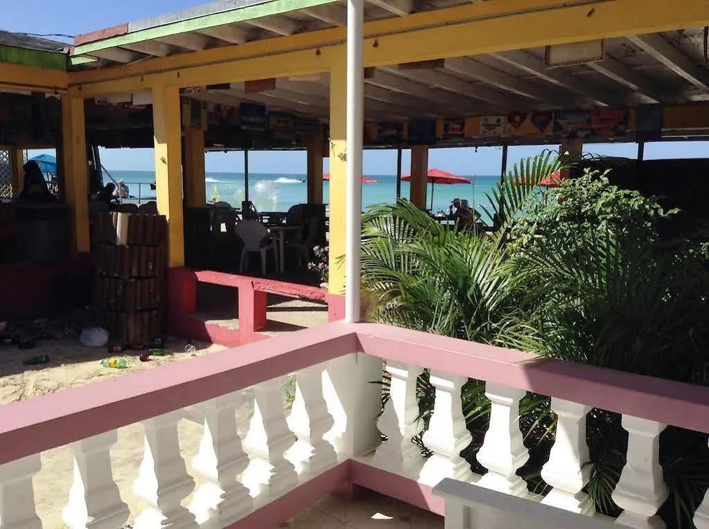 ** Hotel Roots Bamboo Beach Resort Negril Jamaika
